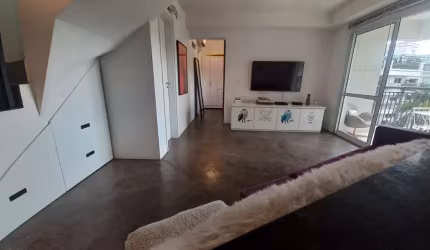 Cobertura à venda em São Paulo-SP, bairro Jardim Leonor: 1 quarto, 1 suíte, 3 salas, 2 banheiros, 2 vagas, 111m². Imperdível!