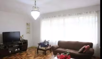 Casa de luxo à venda em São Paulo-SP, no Campo Belo: 4 quartos, 2 suítes, 5 banheiros, 4 vagas, 500m².