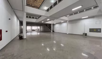 Loja Comercial para Locação em Santo Amaro, São Paulo-SP: 1.700m² com 8 Banheiros!
