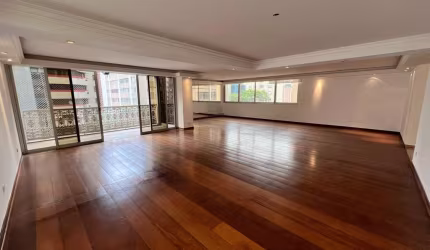 Apartamento com 3 suítes e 3 vagas para venda ou locação no Itaim