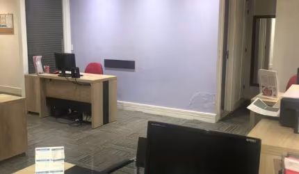 Sala Comercial de Alto Padrão em Alphaville Industrial: 2 Banheiros, 61,80 m² de Área - Venda em Barueri-SP