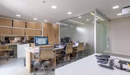 Sala comercial mobiliada para venda ou aluguel no Real Parque