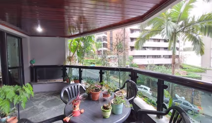 Luxuoso apartamento de 4 quartos na Vila Morumbi, São Paulo-SP: 2 suítes, 4 banheiros, 3 vagas de garagem e 224m² de área.