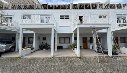Casa à venda em condomínio fechado em Santo Amaro