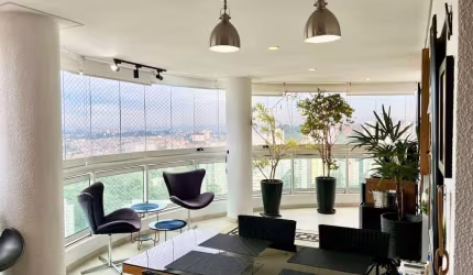 Apartamento à venda na Vila Andrade com 261m²