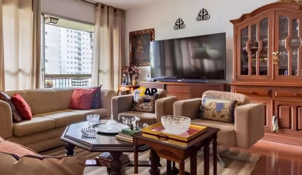 Imperdível! Apartamento à venda em Vila Andrade com 150m², 3 quartos sendo 1 suíte e 2 vagas de garagem