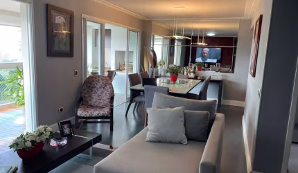 Apartamento à venda no Parque do Morumbi, São Paulo-SP! 3 quartos, 2 suítes, 2 salas, 4 banheiros, 2 vagas de garagem e 114m² de área.