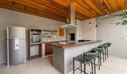 Casa de Luxo em Condomínio no Jardim Ampliação, São Paulo-SP: 4 Quartos, 2 Suítes, 2 Salas, 3 Banheiros, 2 Vagas - 440m².