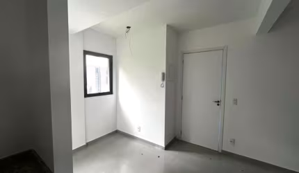 Apartamento à venda na Vila Sônia: 1 quarto, 1 sala, 1 banheiro e 31m² de área. Próximo ao Metrô!