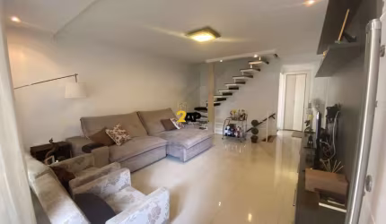 Sobrado de 3 suítes, 2 salas e 2 vagas de garagem no Jardim Franca, São Paulo-SP! Casa dos Sonhos em Bairro Tranquilo!