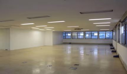 Laje Comercial de Alto Padrão à Venda em Pinheiros - São Paulo-SP: 4 Banheiros, 6 Vagas e 517m² de Área