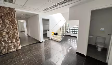 Casa comercial para locação no Jardim América - Pinheiros, São Paulo-SP! 6 salas, 6 banheiros, 7 vagas de garagem, 335,00 m² de área.