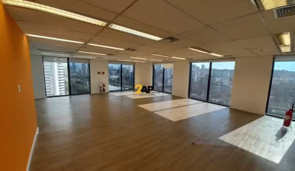 Sala comercial de alto padrão na Vila Almeida, São Paulo-SP: 7 salas, 3 banheiros, 5 vagas de garagem, 255m². Venda ou locação!