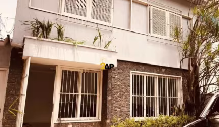Casa comercial para locação na Chácara Santo Antônio: 6 salas, 4 banheiros, 3 vagas, 160m² em São Paulo-SP.