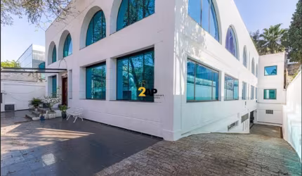 Casa Comercial para Aluguel em São Paulo-SP: 7 Banheiros, 20 Vagas de Garagem, 1.250m² no Jardim Everest!
