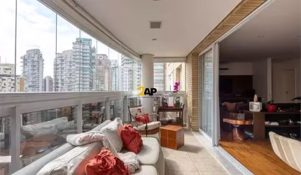Alto Padrão! Apartamento à venda em São Paulo-SP, Vila Nova Conceição. 3 quartos, 3 suítes, 3 salas, 4 banheiros, 3 vagas, 166m².