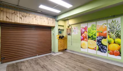 Imóvel comercial para aluguel na Vila Gertrudes, São Paulo-SP: 3 salas, 2 banheiros, 2 vagas e 200m².