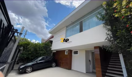 Casa á venda em Jardim Bonfiglioli com 200m², 4 quartos sendo 2 suítes e 3 vagas.
