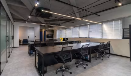 Aluguel de Conjunto Comercial 4 salas, 3 banheiros, 3 vagas - 130m² no Jabaquara