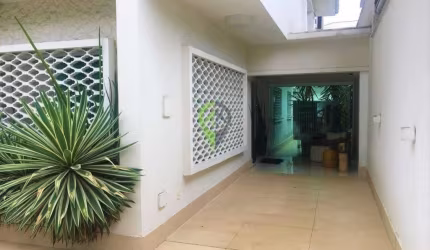 Sobrado sofisticado com piscina  - 03 dormitórios, 04 vagas 300 m²  - Gonzaga - Santos