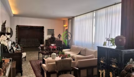 Apartamento clássico no Gonzaga em Santos com vista lateral para o mar!