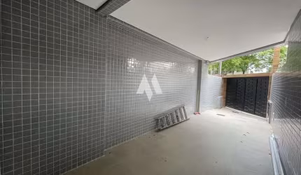 Excelente Casa Sobreposta Alta Duplex com 3 Dormitórios e 3 Suítes no Encantador Bairro do Embaré!