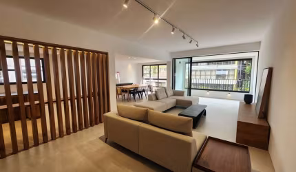 Apartamento de Luxo no Boqueirão – 4 Dormitórios a 3 Quadras da Praia!
