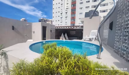 Viva com Conforto e Estilo em um Sobrado de Três Andares!