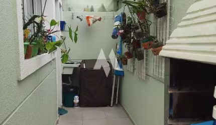 Casa Triplex com Churrasqueira, Solarium e 3 quartos em Santos!