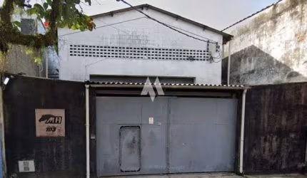 Vende Galpão de 1000m², 2 andares de pavimento , em ótima localização na área portuária e próximo do canal 4.