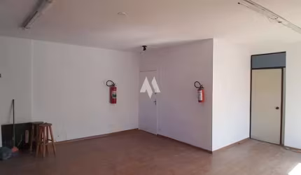 Sala Comercial em Ponto Estratégico na Ana Costa na Vila Mathias