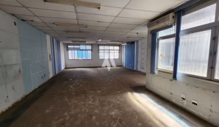 Oportunidade única no coração de Santos – Loja Comercial de Alto Padrão em Frente à Prefeitura!