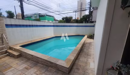 Sobrado Espetacular no Coração do Embaré – Conforto, Elegância e Localização Privilegiada