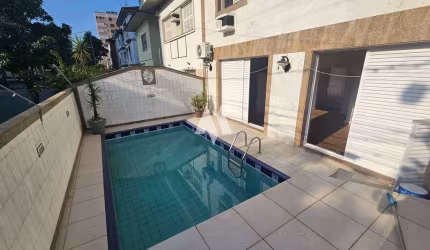 Sobrado Amplo com piscina e de esquina!