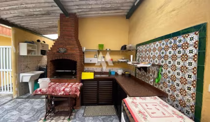 Casa com 8 quartos e 11 banheiros em Santos