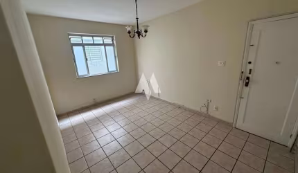 Apartamento de 02 quartos no Embaré