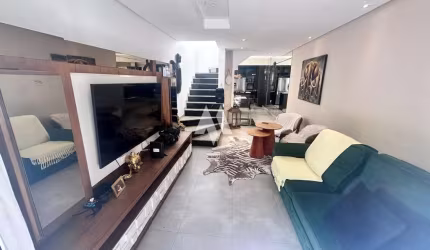 Casa sobreposta no bairro da  Aparecida, Santos/SP, Grande oportunidade.