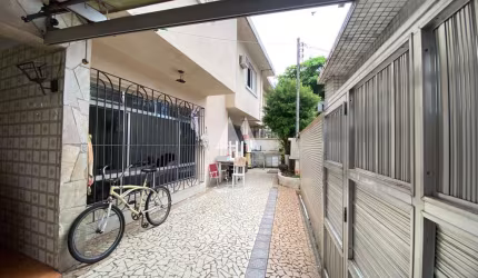 Sobrado com 4 dormitórios à venda em  Santos/SP