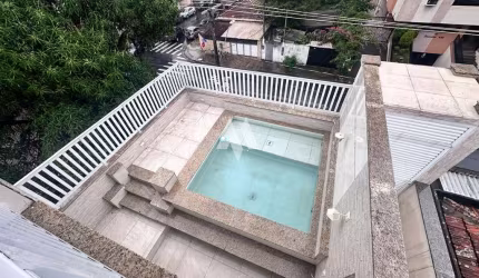 Casa Tríplex à Venda – Alto Padrão no Bairro Aparecida, Grande oportunidade