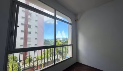 Apartamento com vista ao mar no Embaré