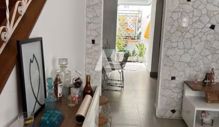 Casa em condominio fechado, 2 dormitórios, garagem fechada