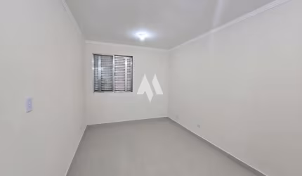 Kitnet totalmenmte reformada na quadra da praia