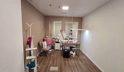 Sala Comercial CORPORATE dentro de uma sala ja pronta