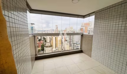Apartamento com 2 dormitórios e 2 suítes com vaga - Gonzaga / Santos