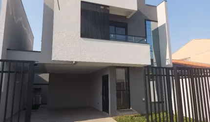 Sobrado estilo moderno, de frente para rua, 3Q, 4 vagas