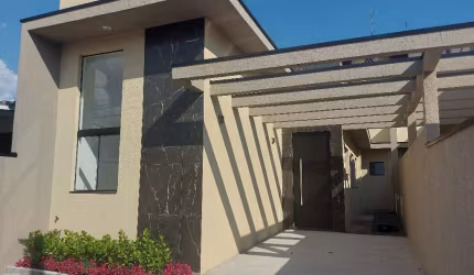Excelente casa nova, 3Q sendo 1 suíte, 2 vagas.