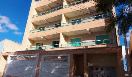Excelente apto 3Q, suíte, vaga coberta, elevador, churrasq. Salão para festas