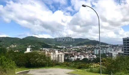 Terreno em condomínio fechado à venda na Rua Rodrigo Rampinelli Jeremias, 172, Itacorubi, Florianópolis por R$ 1.074.000
