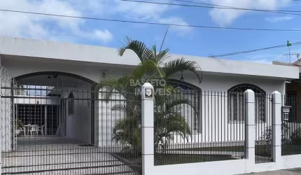 Casa com 3 quartos à venda na Rua Professora Enoé Schutel, 260, Trindade, Florianópolis por R$ 1.690.000