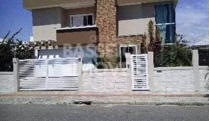 Casa com 3 quartos à venda na Rua Valmor Della Giustina, 107, Ingleses do Rio Vermelho, Florianópolis por R$ 1.880.000